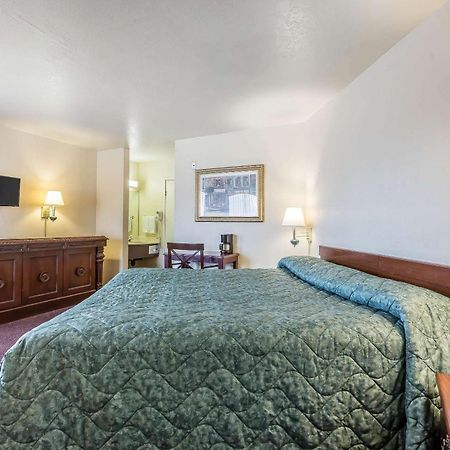 Rodeway Inn Magic Mountain Area Castaic Kültér fotó